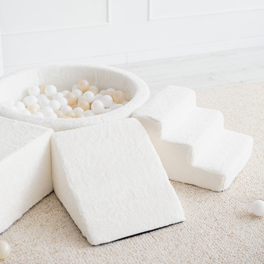 ballenbad ballenbak 3 elementen foam blokken trapje driehoek kubus teddy stof wit white moje